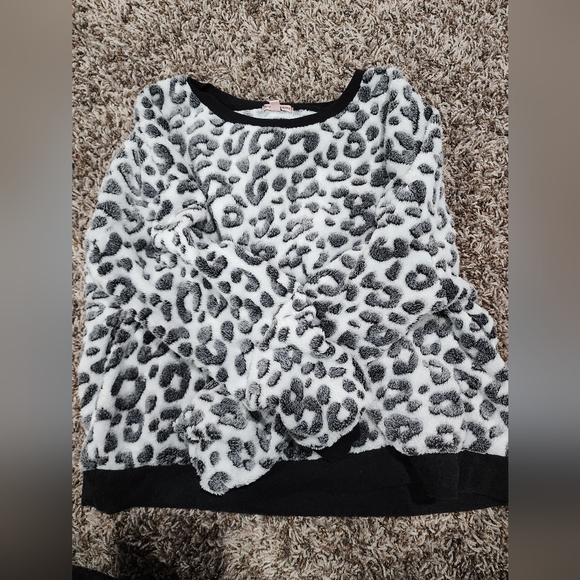 Soft Juice Couture sweater - Picture 1 of 2